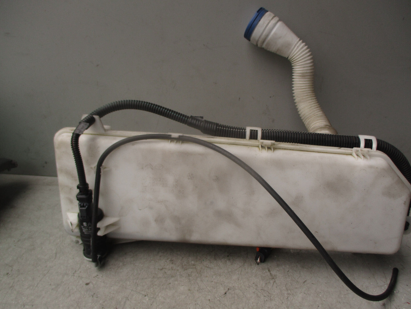 2021 VAUXHALL VIVARO WINDSCREEN WASHER BOTTLE RESERVOIR & PUMP A2C96222700