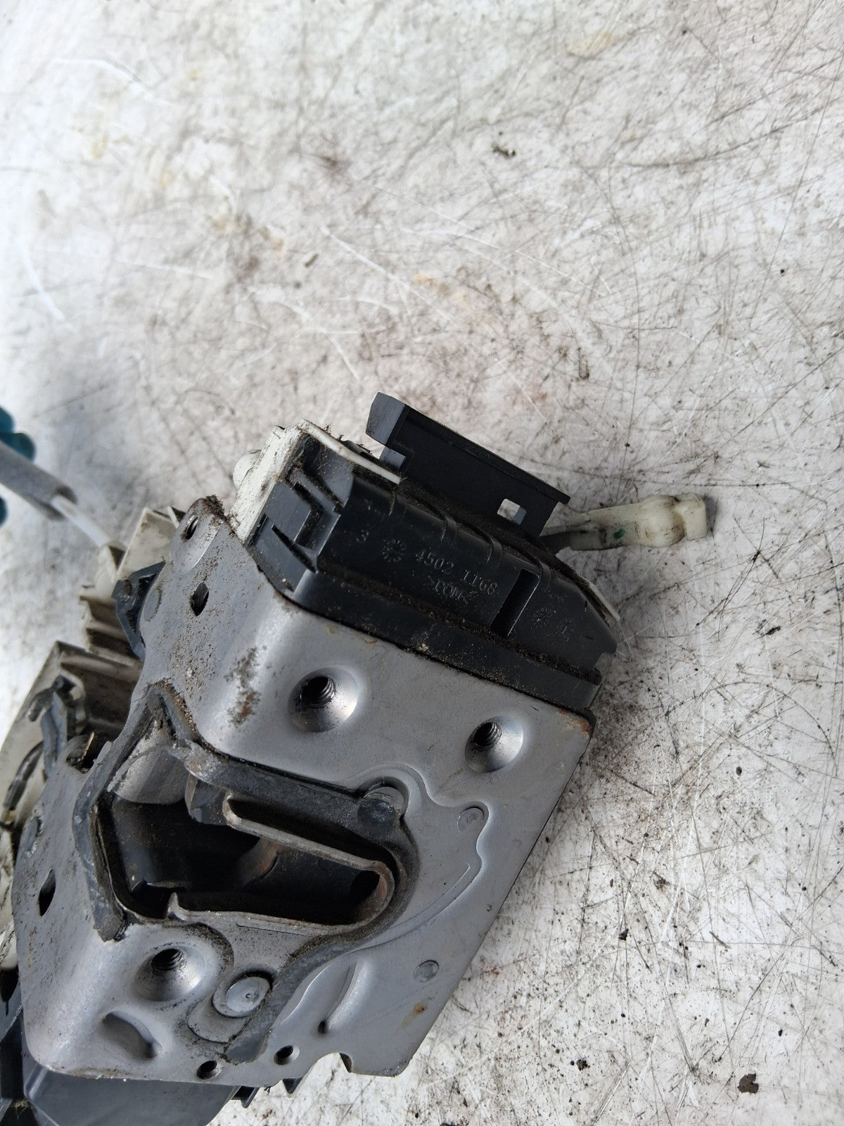 2006 MERCEDES SPRINTER OSF DRIVER SIDE FRONT DOOR LOCK MECH A9067201835