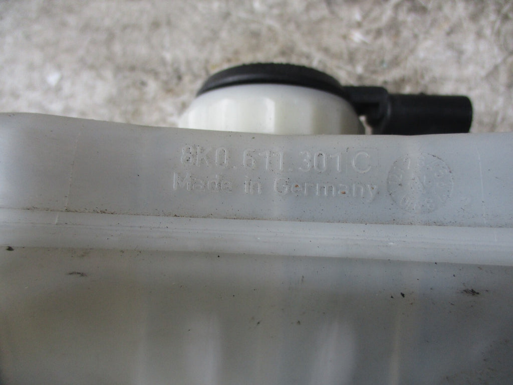 AUDI A6 2017 BRAKE BOTTLE TANK 8K0611301C