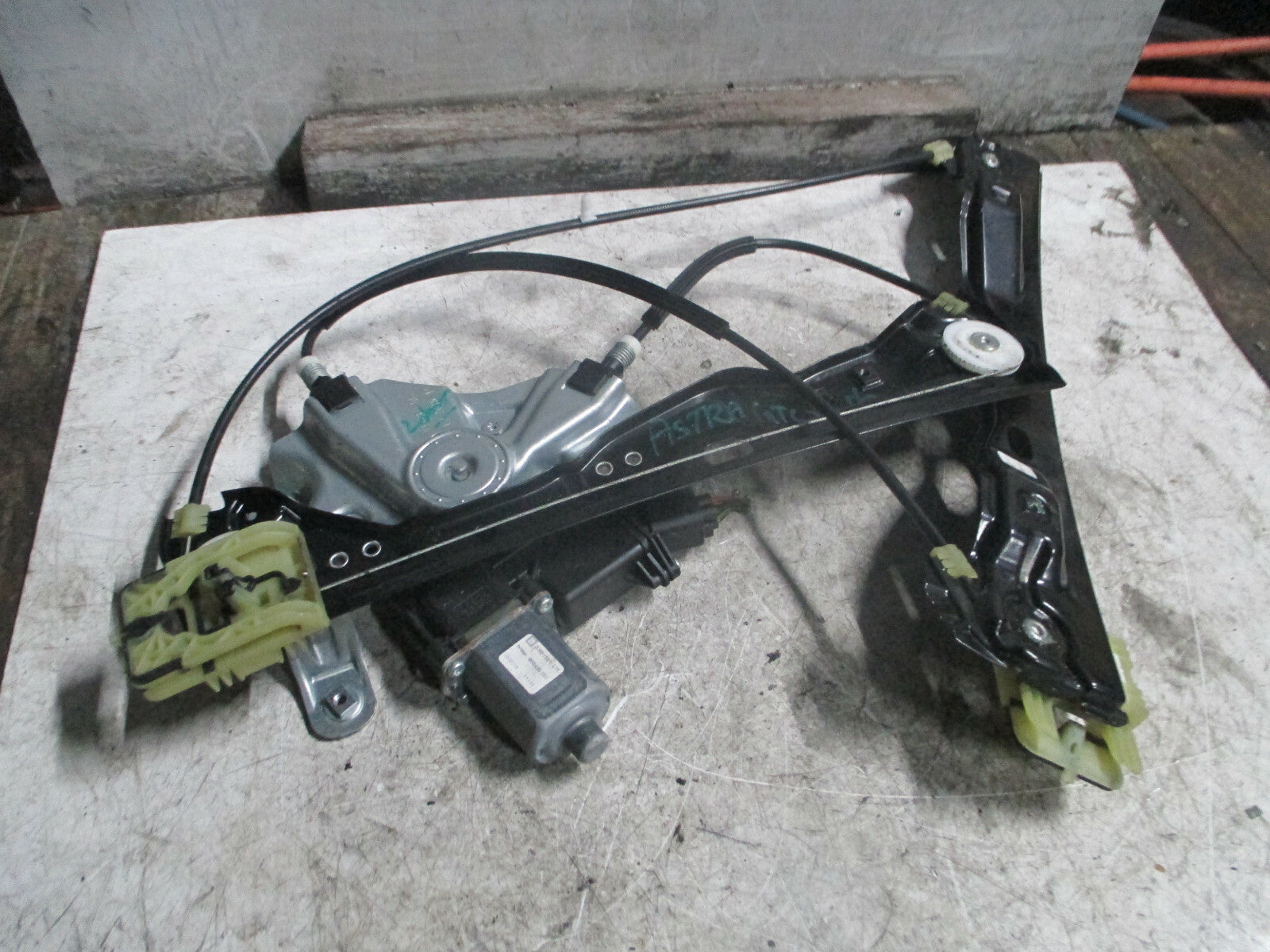 VAUXHALL ASTRA GTC 2016 3 DOOR NS PASSENGER SIDE WINDOW MOTOR REGULATOR