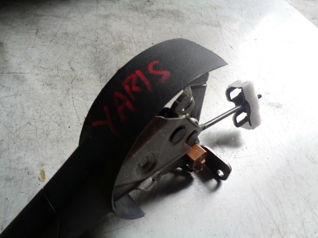 TOYOTA YARIS MK3 2013 HANDBRAKE LEVER BUTTON HANDLE ASSEMBLY