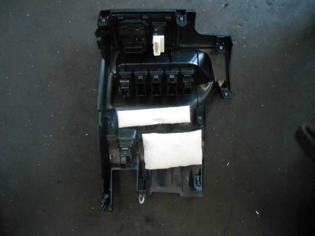 LEXUS CT200h 2014 1.8 HYBRID OS DRIVER SIDE LOWER DASH TRIM & MIRROR SWITCH
