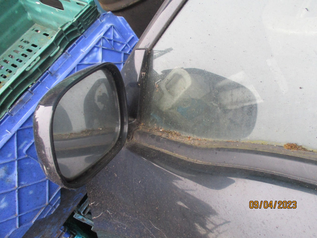 SUZUKI GRAND VITARA 2000 MK2 NSF PASSENGER SIDE FRONT COMPLETE DOOR BLACK