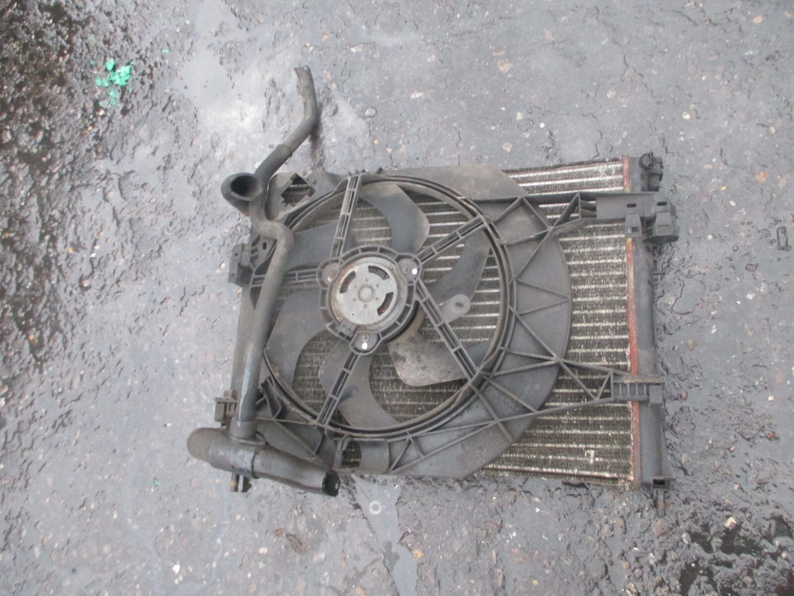VAUXHALL VIVARO 2002 2.0 DIESEL RADIATOR FAN COWLING RP 44