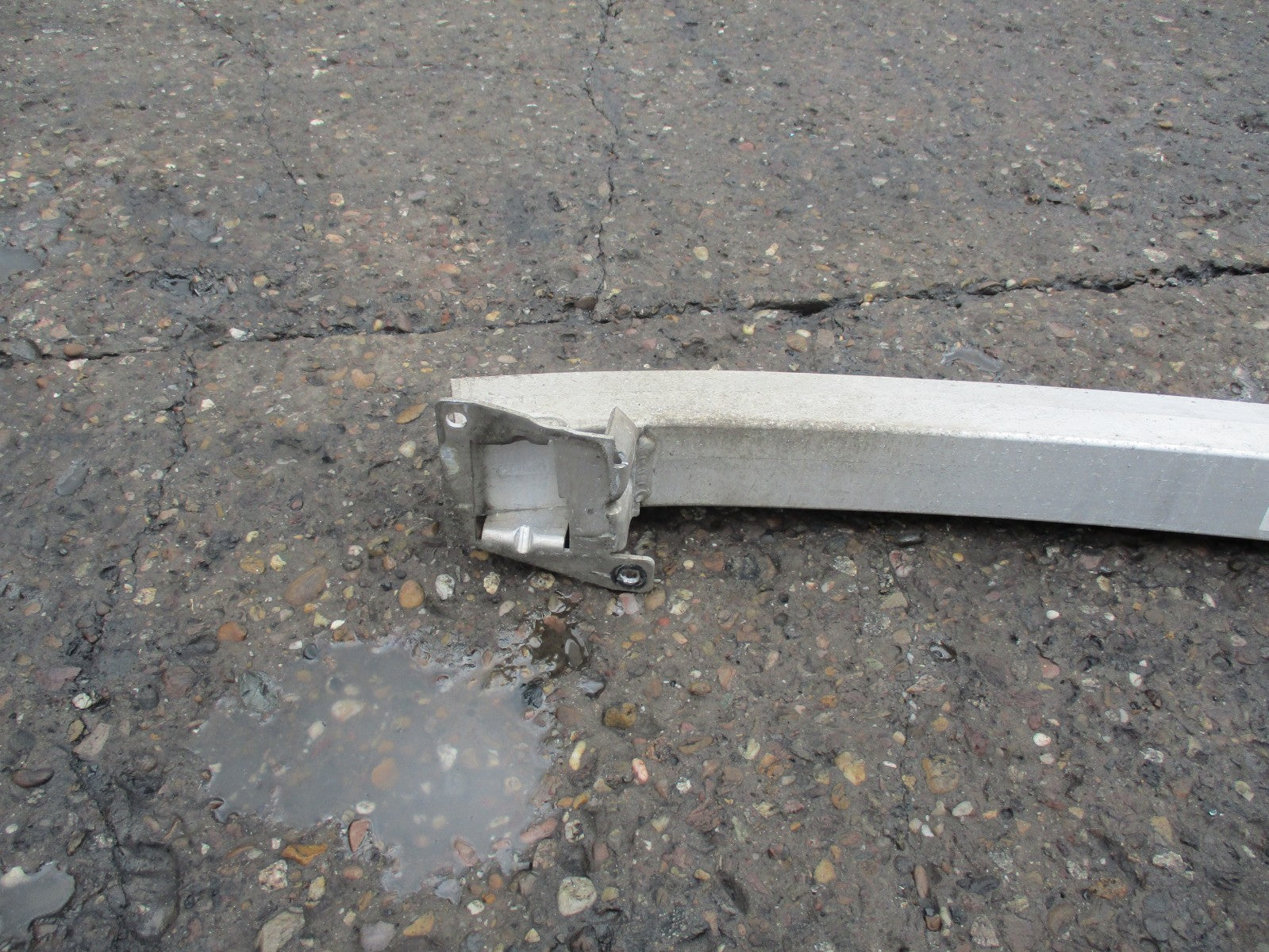 AUDI A3 8P1 MK2 FACELIFT REAR BUMPER IMPACT BAR 8P3807309A
