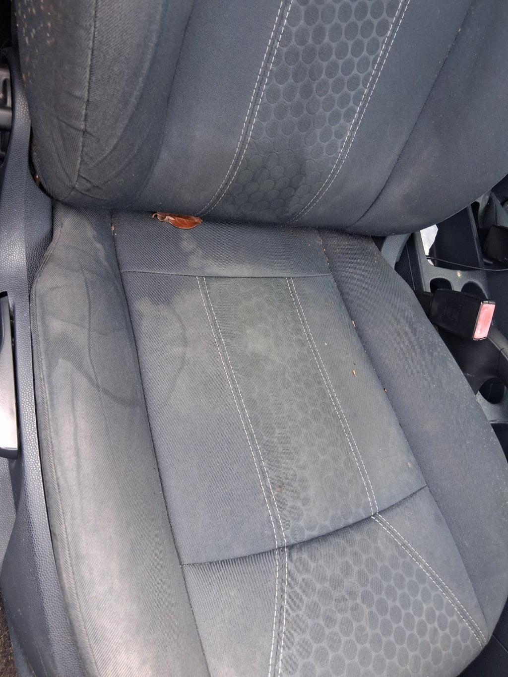 2012 FORD FIESTA MK7 OSF DRIVER SIDE FRONT RIGHT COMPLETE FABRIC SEAT
