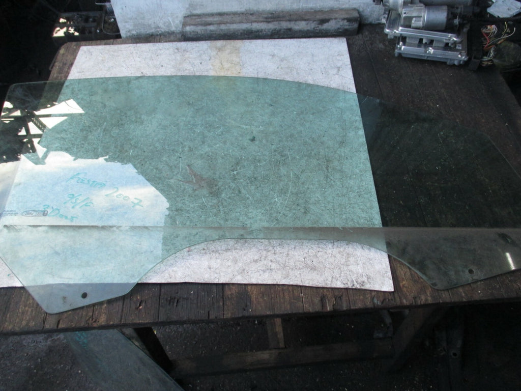 FORD FIESTA 2007 MK5 3 DOOR OSF FRONT DRIVER SIDE WINDOW GLASS