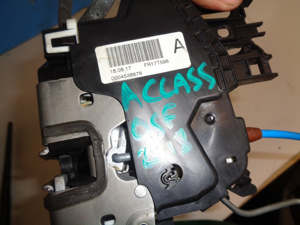 MERCEDES BENZ A-CLASS 2018 W176 OS DRIVER SIDE EXTERIOR DOOR LOCK MECHANISM
