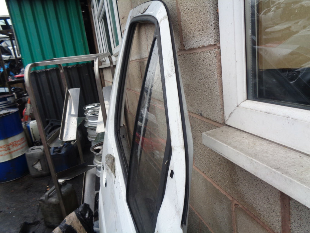 VW VOLKSWAGEN CRAFTER  OSF DRIVER SIDE FRONT DOOR COMPLETE WHITE