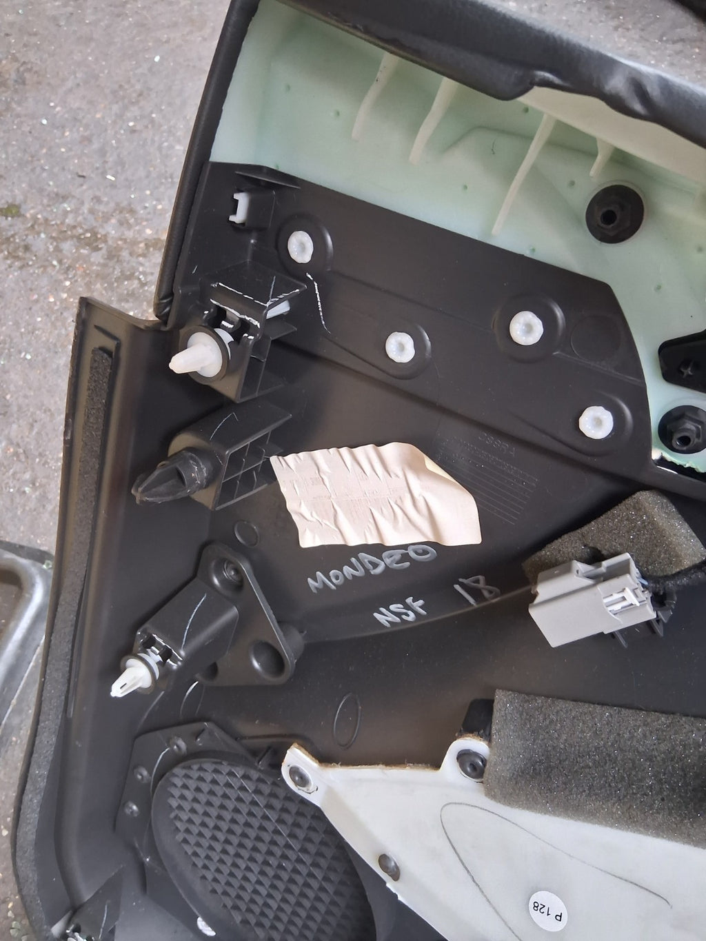 2018 FORD MONDEO MK5 NSF PASSENGER SIDE FRONT LEFT DOOR CARD PANEL