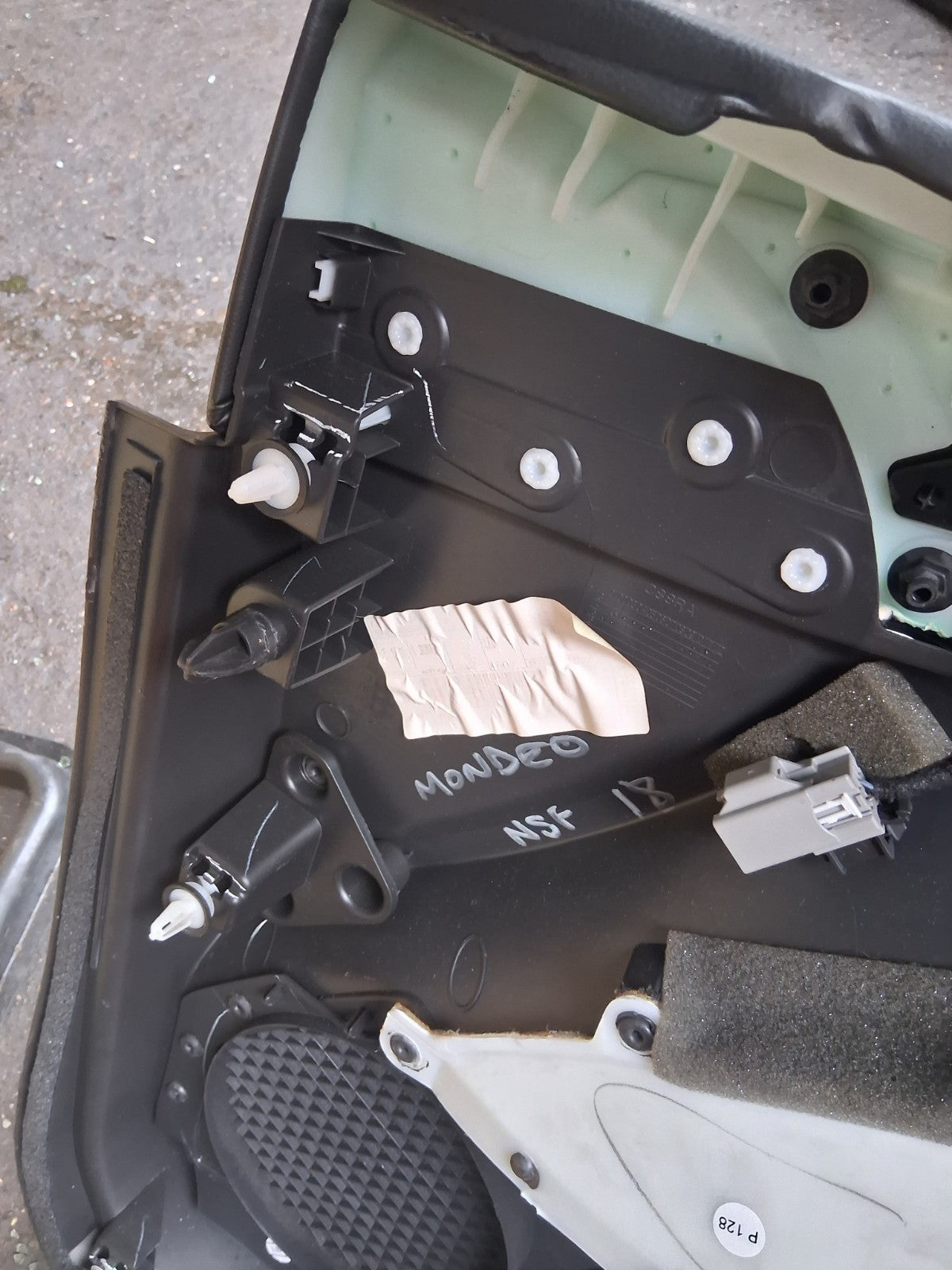 2018 FORD MONDEO MK5 NSF PASSENGER SIDE FRONT LEFT DOOR CARD PANEL