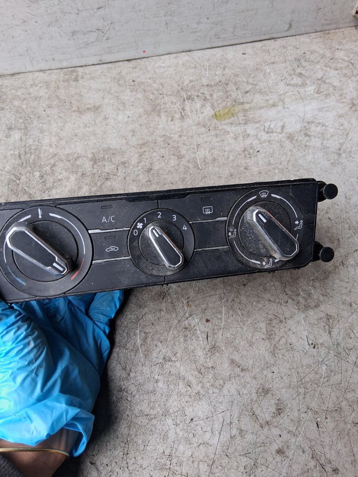 2021 VW VOLKSWAGEN T CROSS HEATER AC CLIMATE CONTROL SWITCH PANEL 2GN820045B