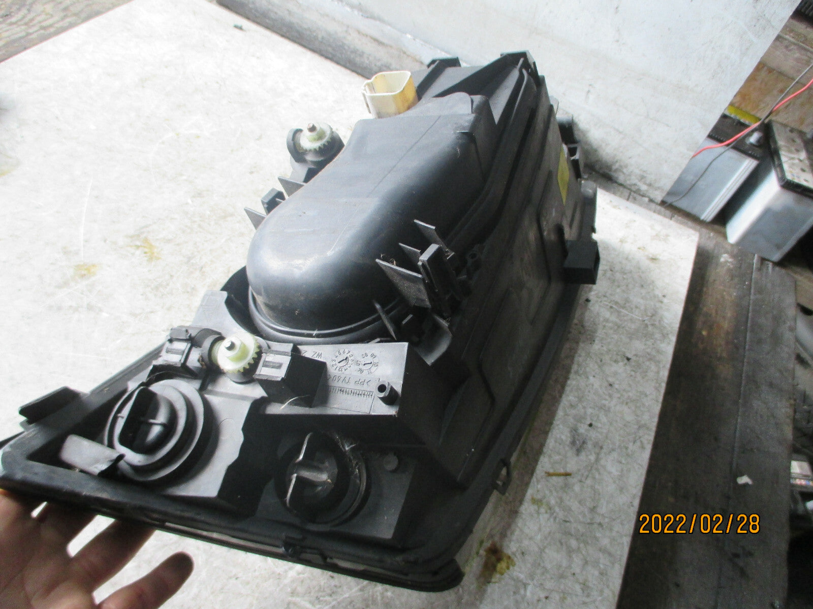 FORD MONDEO MK3 2003 NSF PASSENGER SIDE FRONT HEADLIGHT HEADLAMP 1S7113006TE