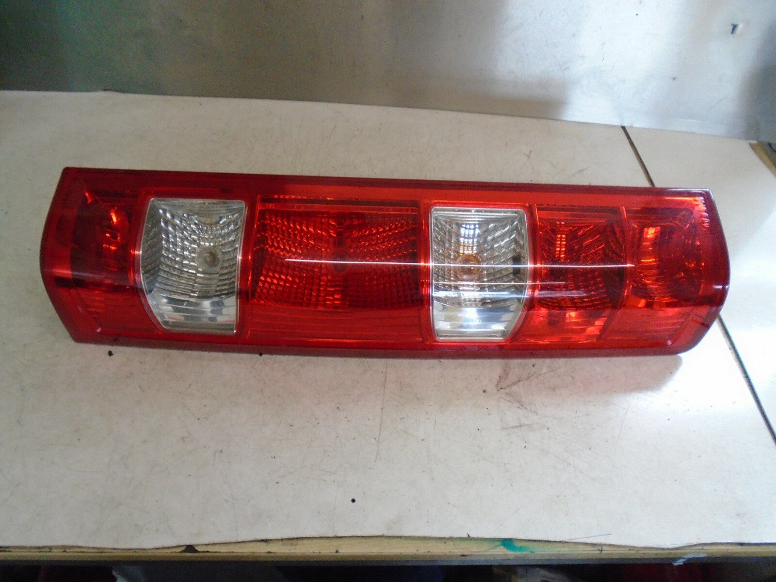 IVECO DAILY VAN MK5 2015 OSR REAR DRIVER SIDE TAIL LIGHT 96500044