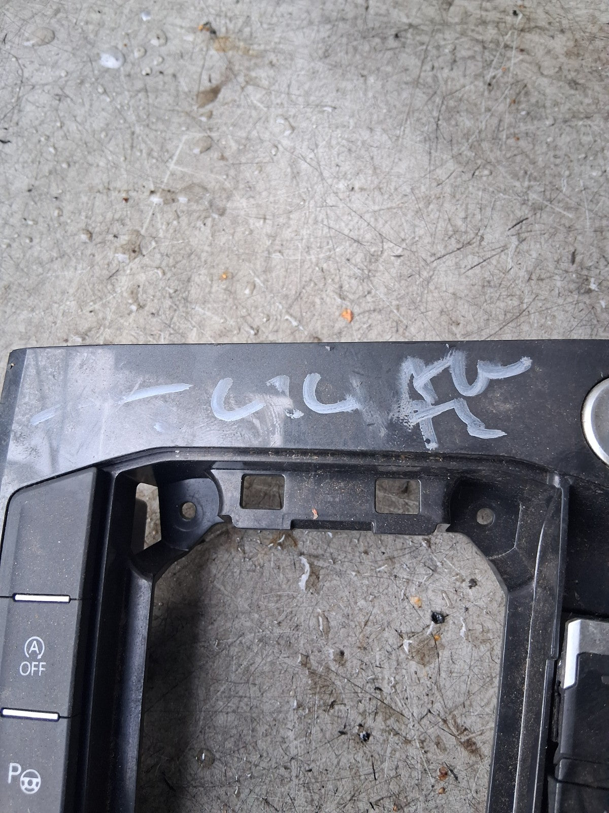 2023 VW VOLKSWAGEN TIGUAN GEARSTICK SURROUND TRIM 5NA927531A
