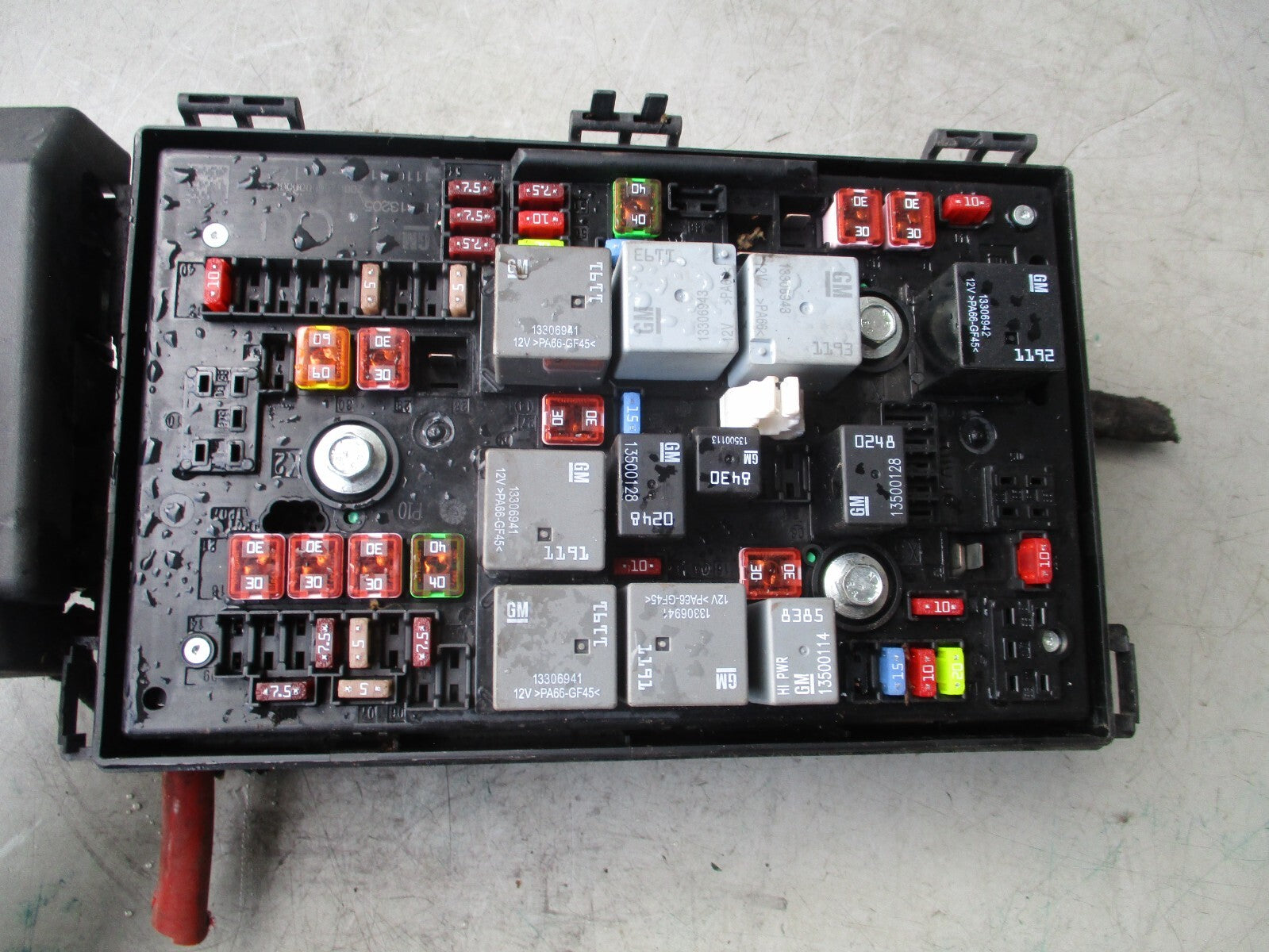 2010 VAUXHALL ASTRA J MK6 1.7 DIESEL FUSE BOX 13313205