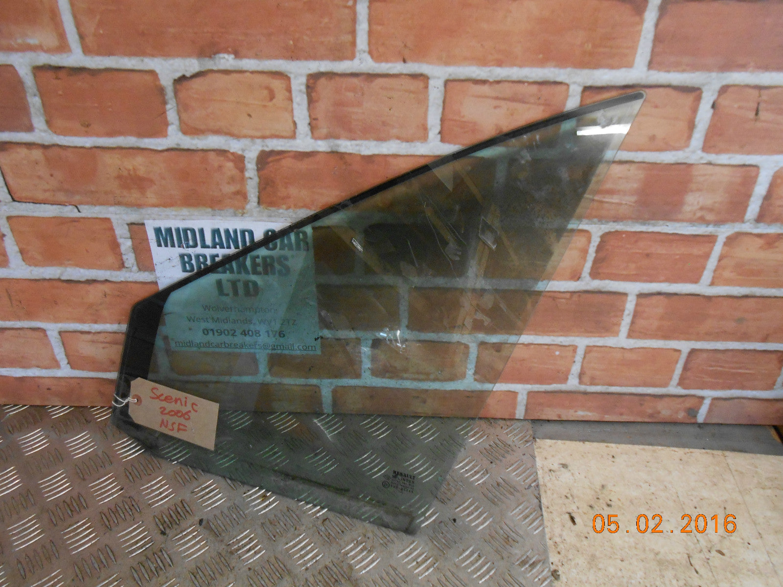 RENAULT SCENIC MK2 2003 NSF PASSENGER SIDE FRONT QUARTER WINDOW GLASS