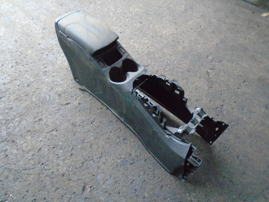 NISSAN QASHQAI J11 MK2 LOWER CENTRE CONSOLE ARMREST TRIM