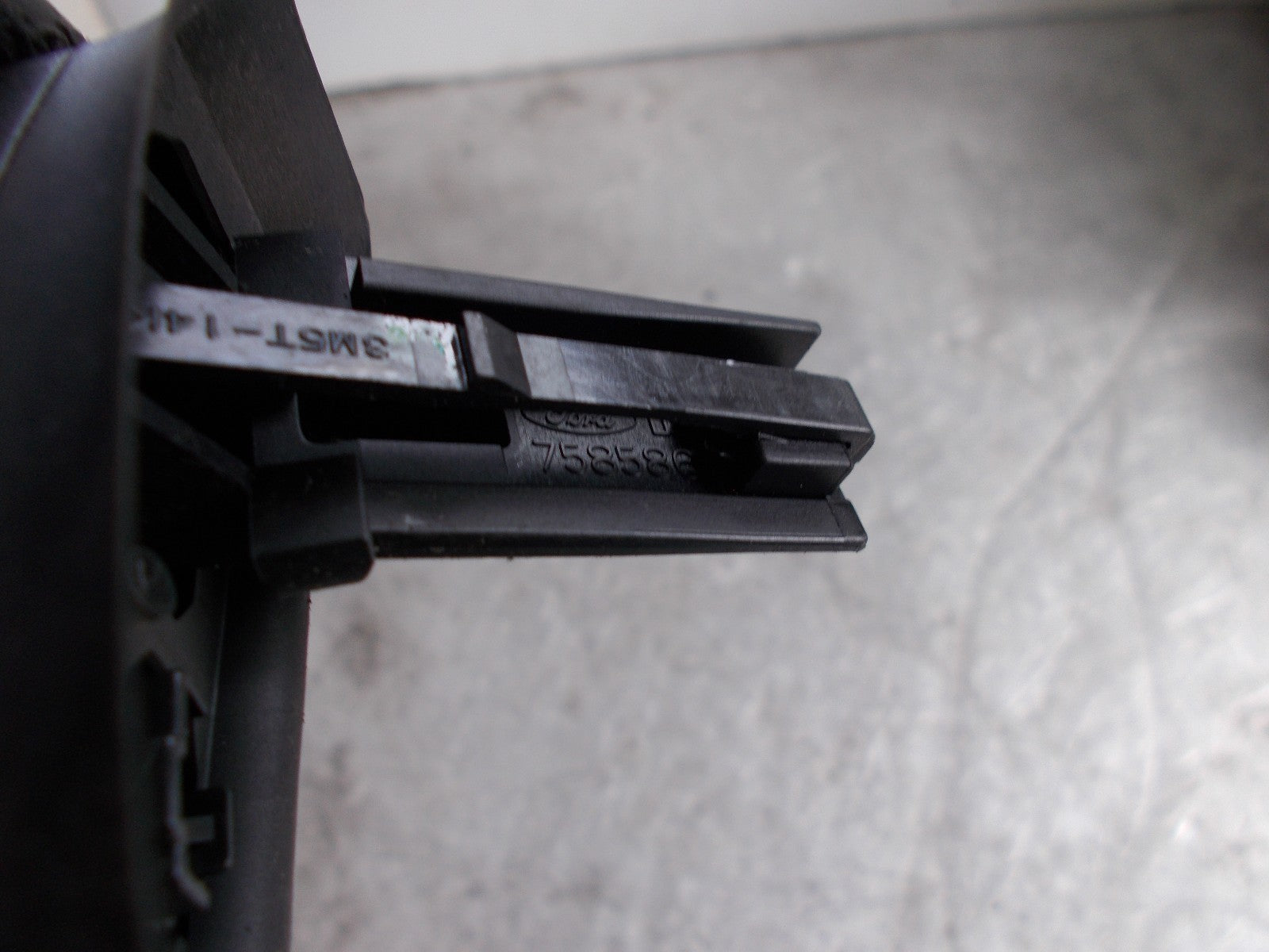 2004 FORD FOCUS C-MAX RADIO CONTROL SWITCH 758586