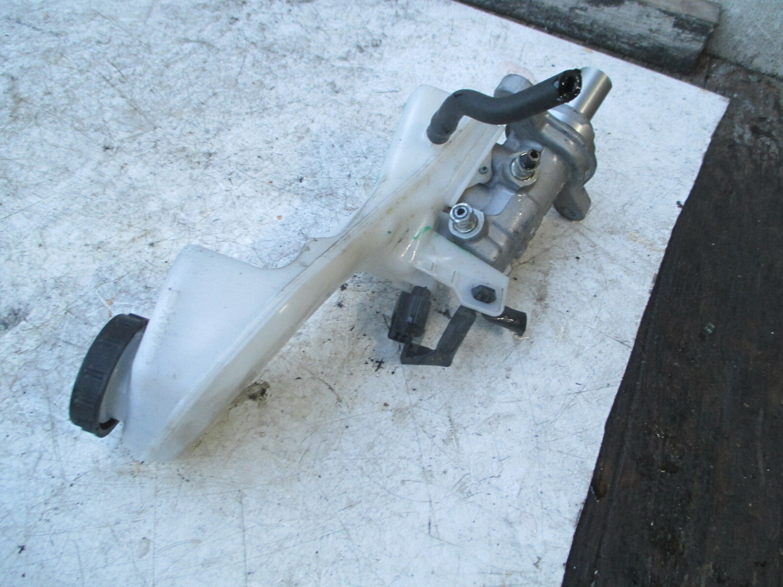 NISSAN QASHQAI J11 2018 BRAKE MASTER CYLINDER 0204796652
