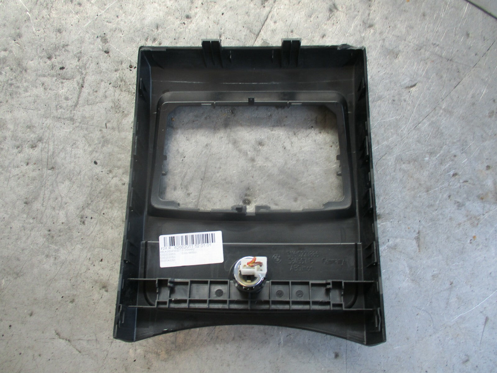 BMW 1 SERIES F20 F21 CENTRE CONSOLE  BRACKET TRIM 58450713