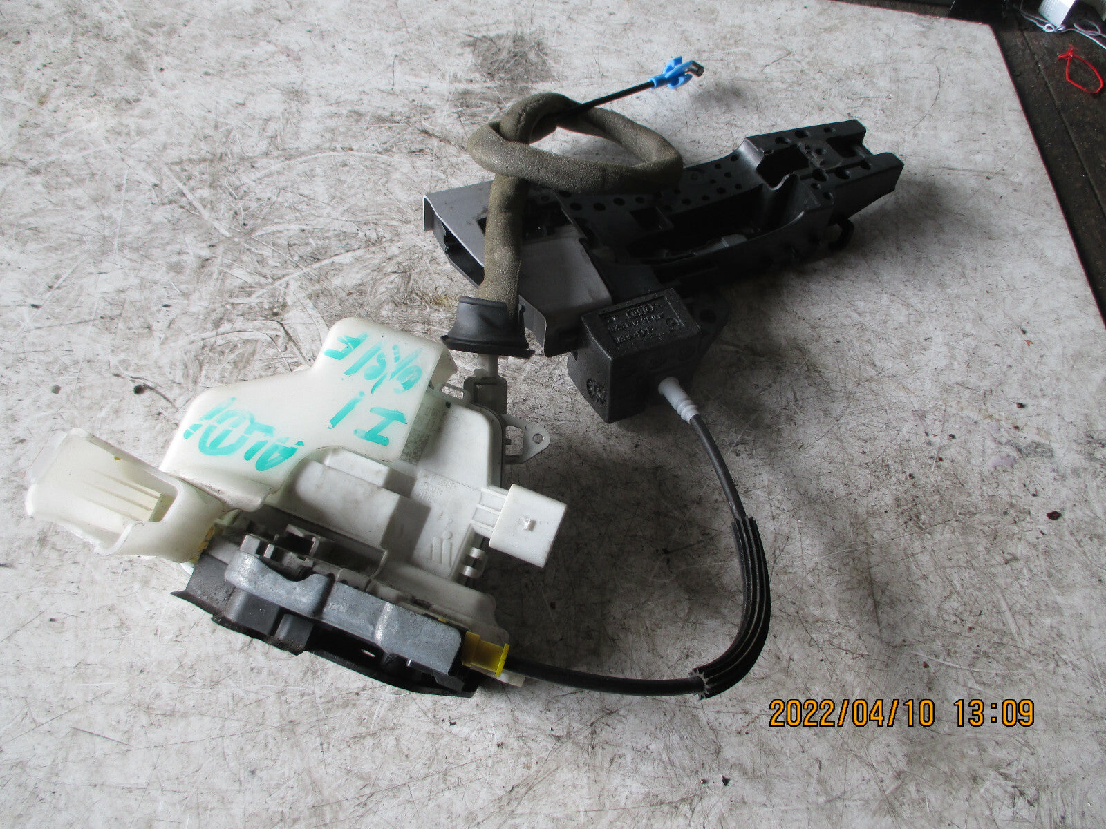 AUDI A1 2015 5 DOOR 8X OSF DRIVER SIDE FRONT DOOR LOCK MECHANISM