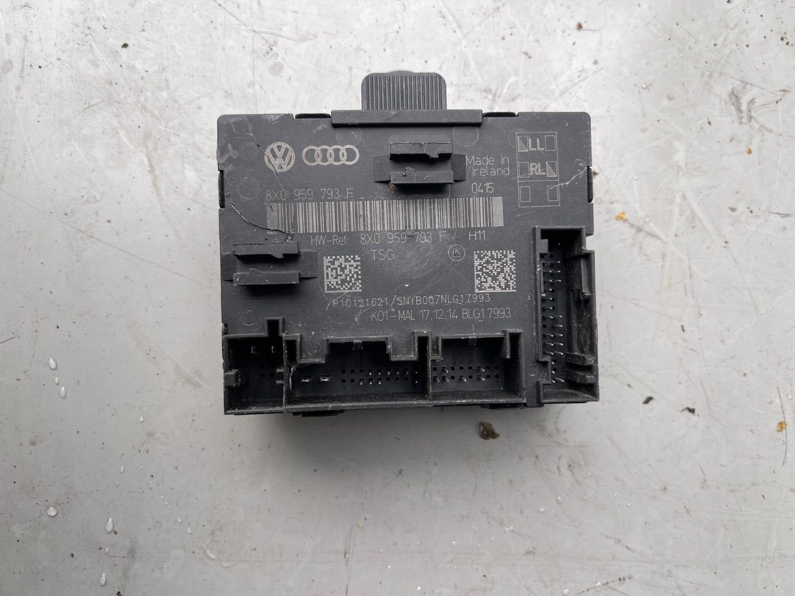 AUDI A1 FRONT DRIVERS SIDE DOOR CONTROL MODULE 8X0959793F