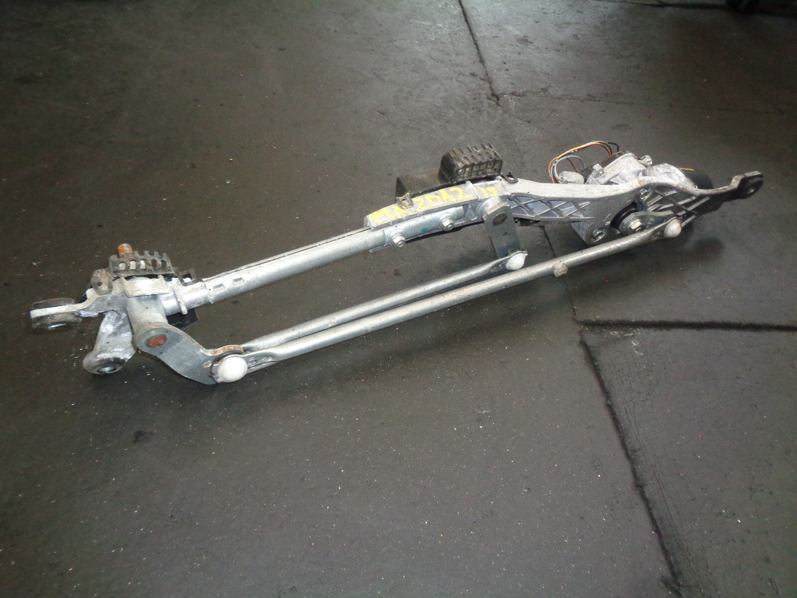 MAZDA 2 MK3 DJ 2015 FRONT WINDSCREEN WIPER MOTOR LINKAGES