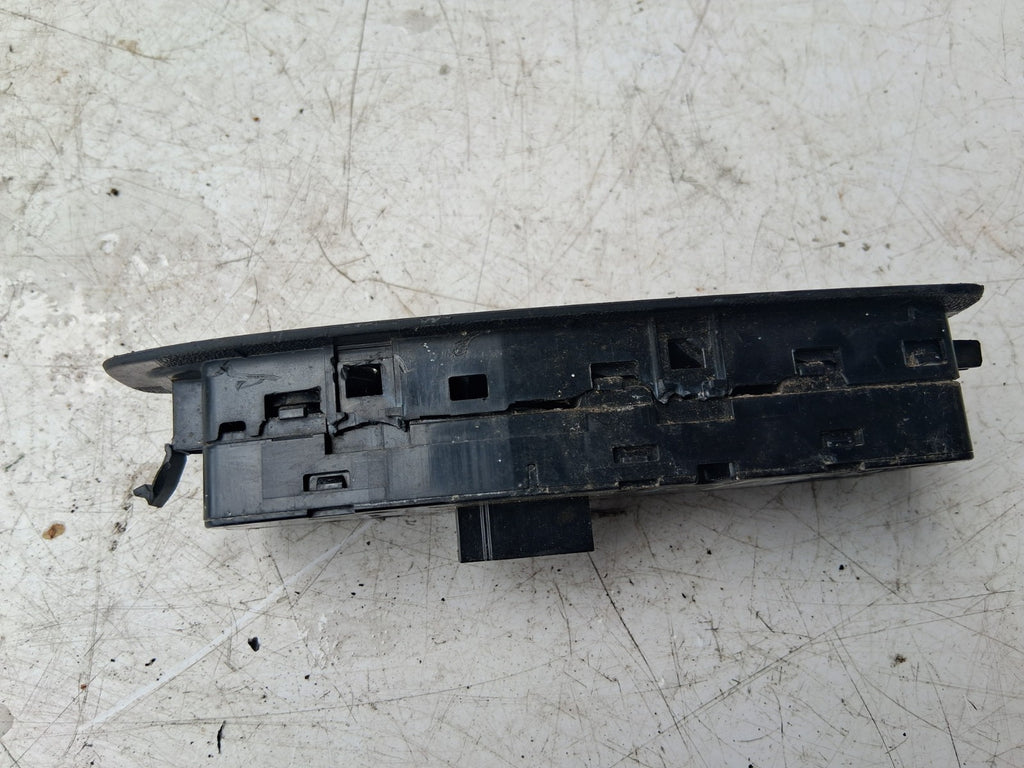 2014 BMW 3 SERIES F30 OSF DRIVER SIDE FRONT RIGHT WINDOW SWITCH 9208110