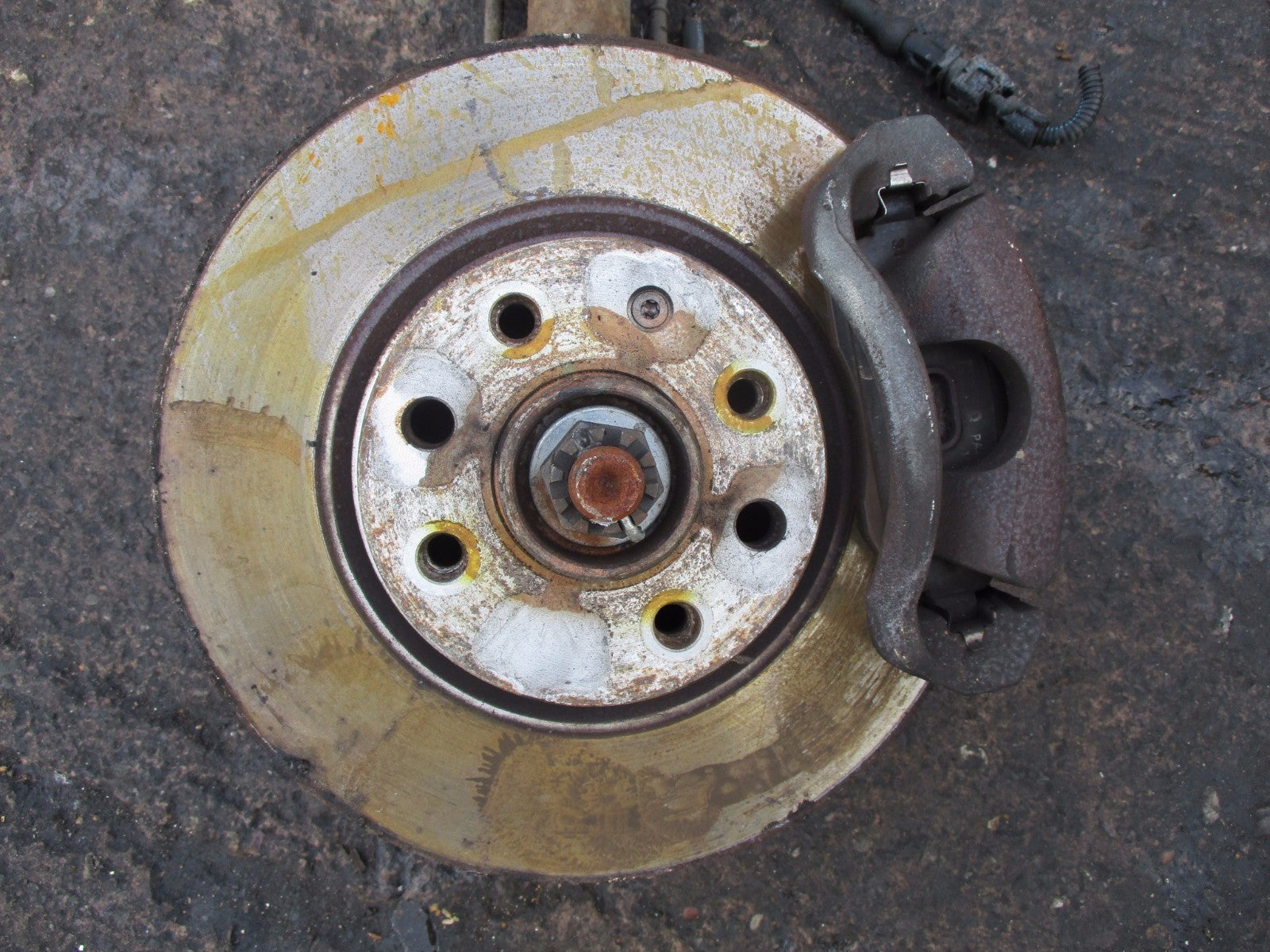 VAUXHALL TIGRA B 2006 1.4 OSF DRIVER FRONT HUB SHOCK SPRING CALIPER 13191020