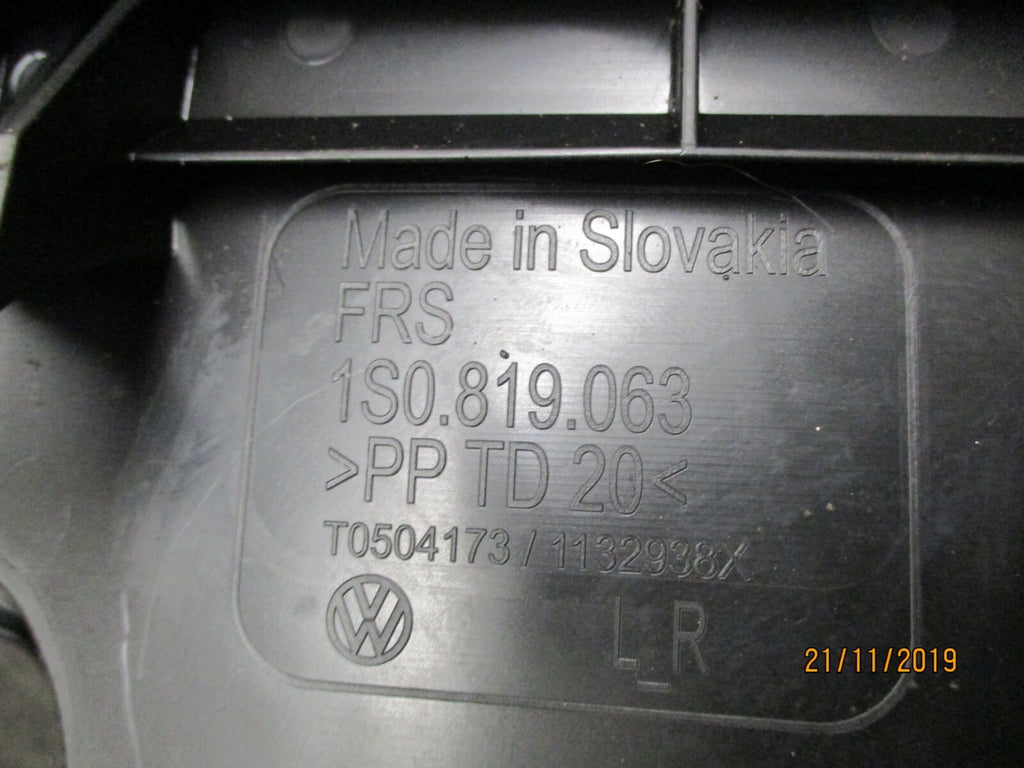 VW VOLKSWAGEN UP 2017 FRONT AIR INTAKE GUIDE PLASTIC DUCT 1S0819063