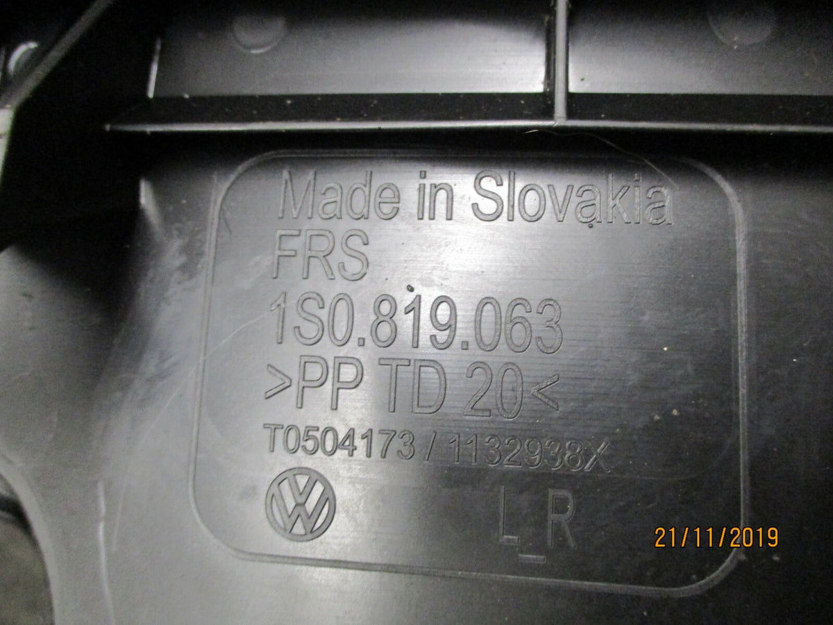 VW VOLKSWAGEN UP 2017 FRONT AIR INTAKE GUIDE PLASTIC DUCT 1S0819063