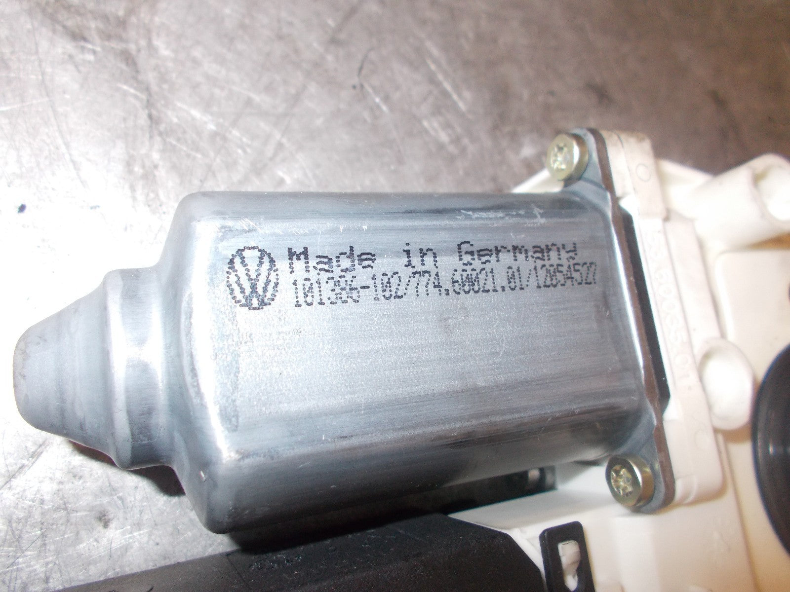 CITROEN C5 2004 NSF/ PASSENGER SIDE FRONT WINDOW REGULATOR 9648485180