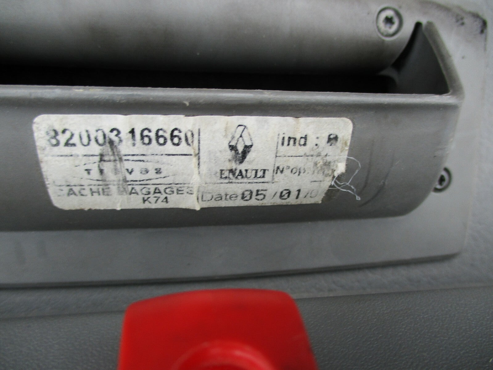 RENAULT LAGUNA MK2 ESTATE RETRACTABLE PARCEL SHELF BOOT LOAD COVER 8200316660