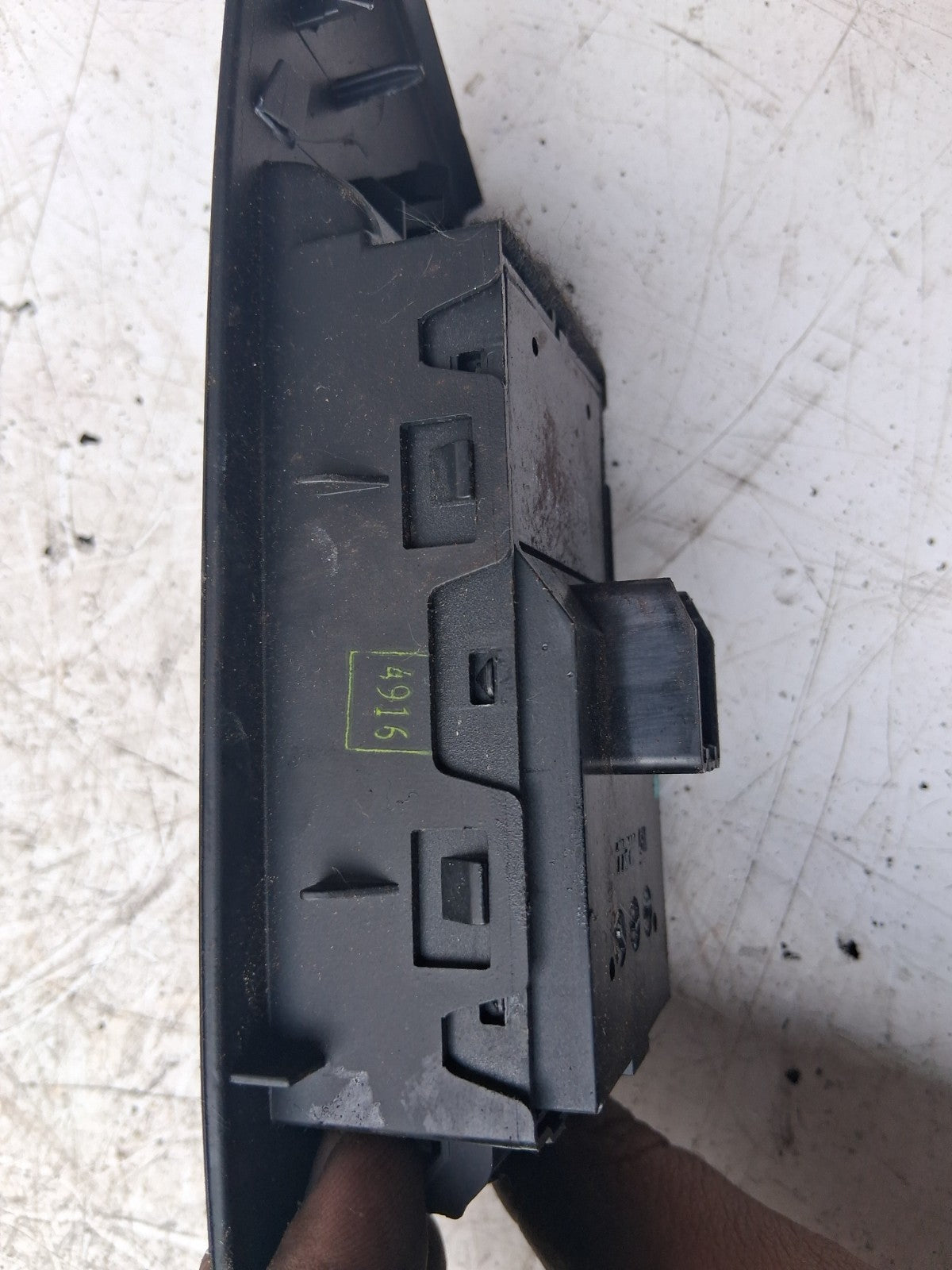 2013 VAUXHALL ASTRA J OSF DRIVER SIDE FRONT RIGHT WINDOW SWITCH 13305978