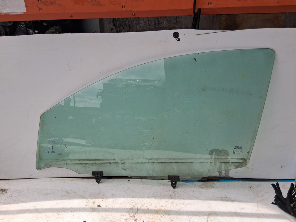 2013 NISSAN QASHQAI J10 NSF FRONT PASSENGER SIDE WINDOW GLASS