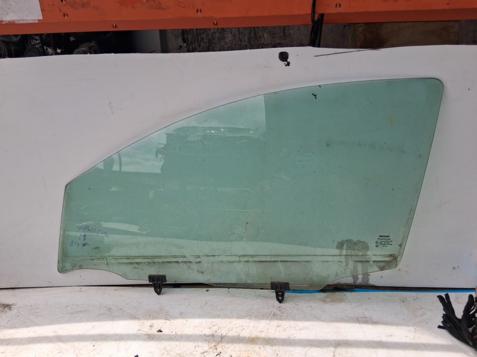 2013 NISSAN QASHQAI J10 NSF FRONT PASSENGER SIDE WINDOW GLASS