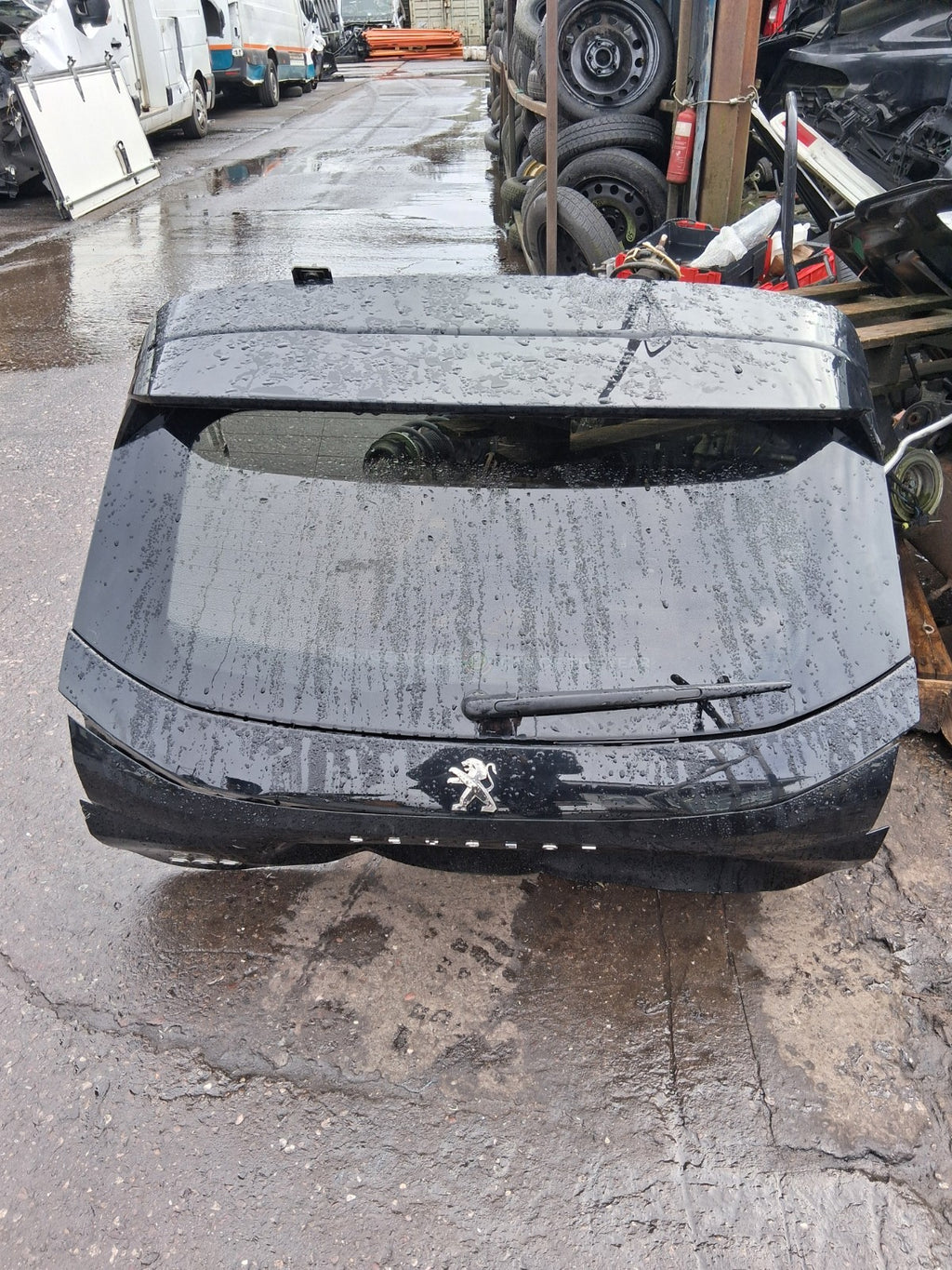 PEUGEOT 208 MK2 2022 REAR TAILGATE BOOTLID GLASS DENTED DAMAGED GOOD GLASS