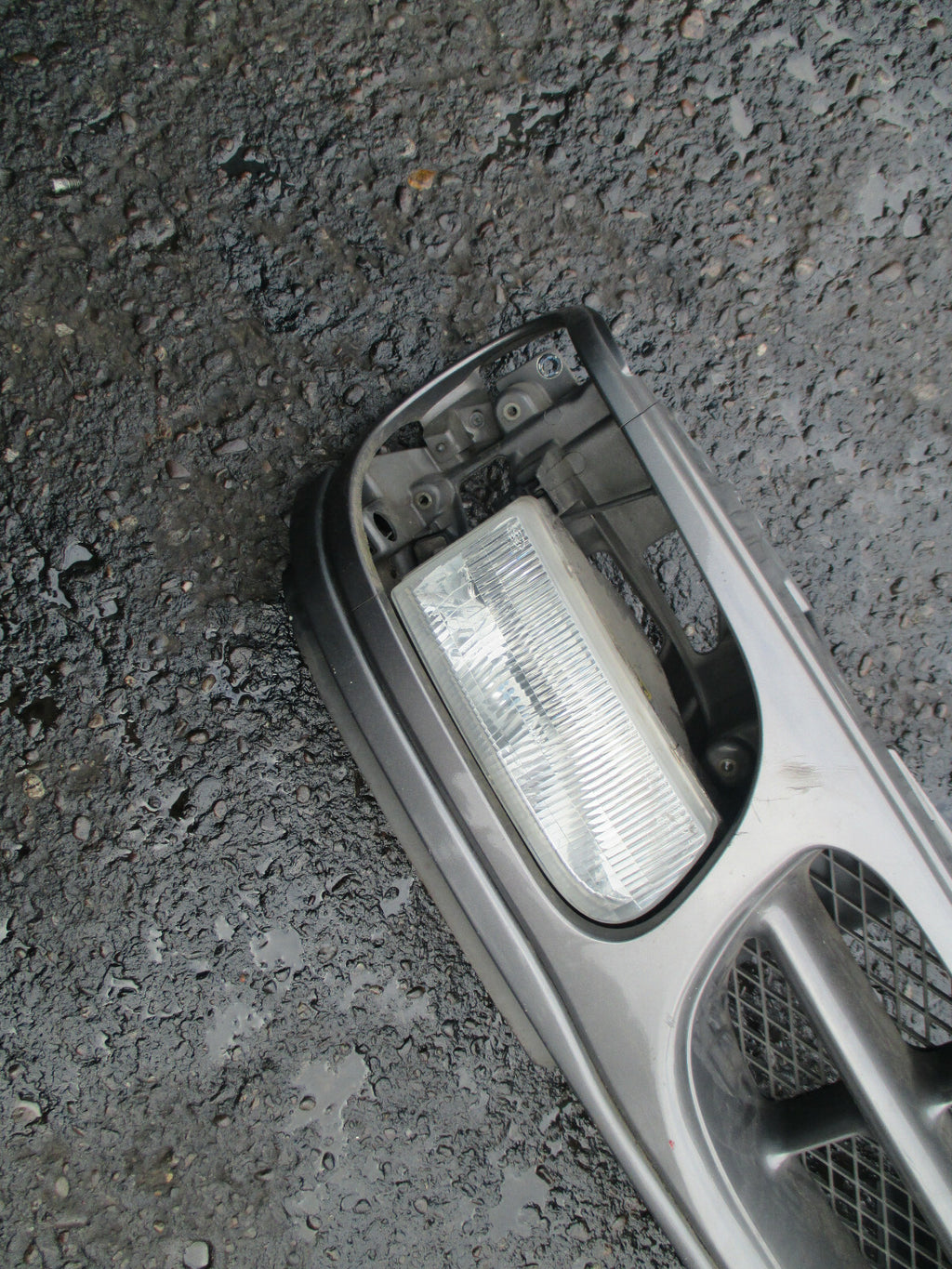 FORD EXPLORER V8 2000 4.0 PETROL FRONT COMPLETE UPPER BUMPER RADIATOR GRILL
