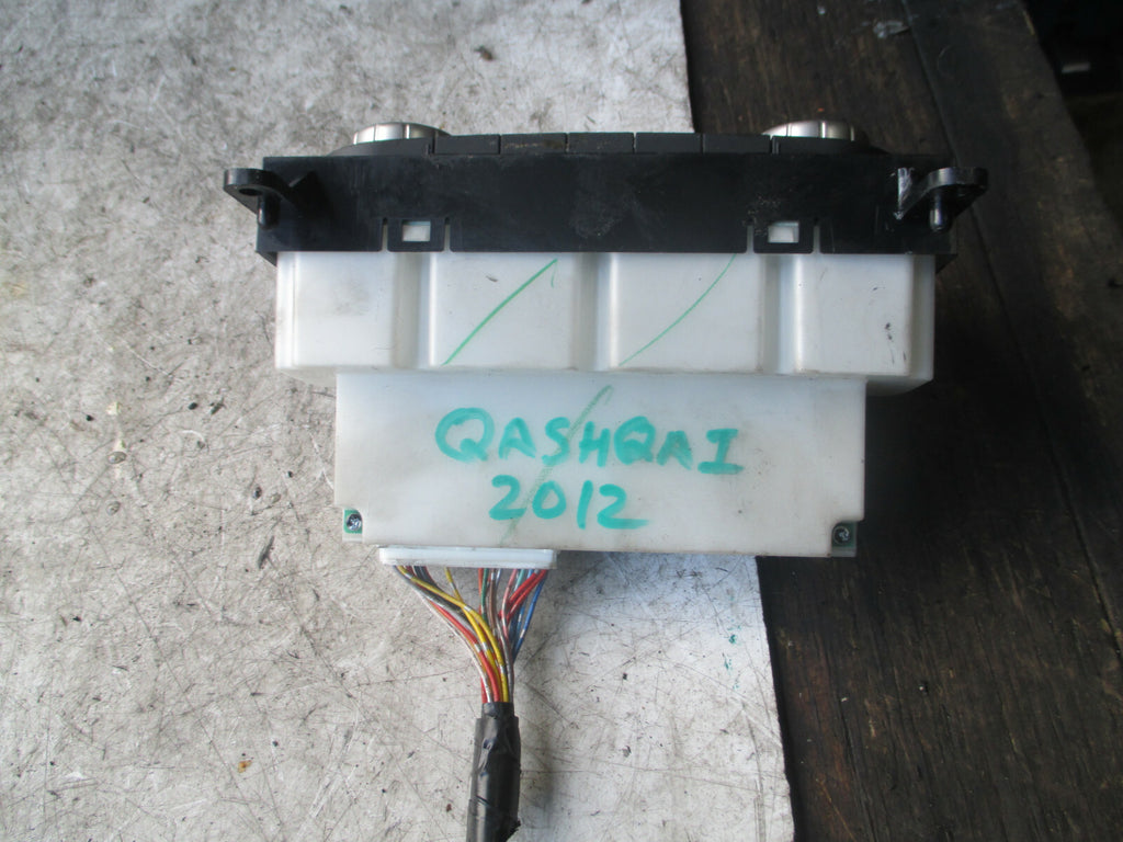 NISSAN QASHQAI 2012 J10 HEATER AC CLIMATE CONTROL SWITCH PANEL 27500BR46D