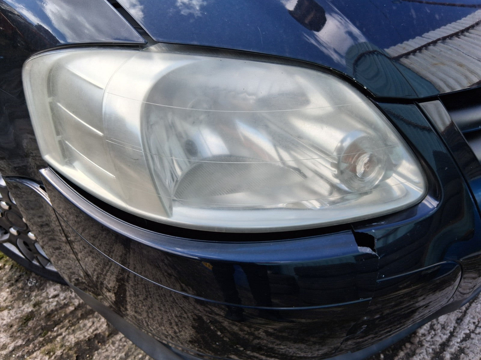 2011 VW VOLKSWAGEN FOX 3 DOOR OSF DRIVER SIDE FRONT RIGHT HEADLIGHT