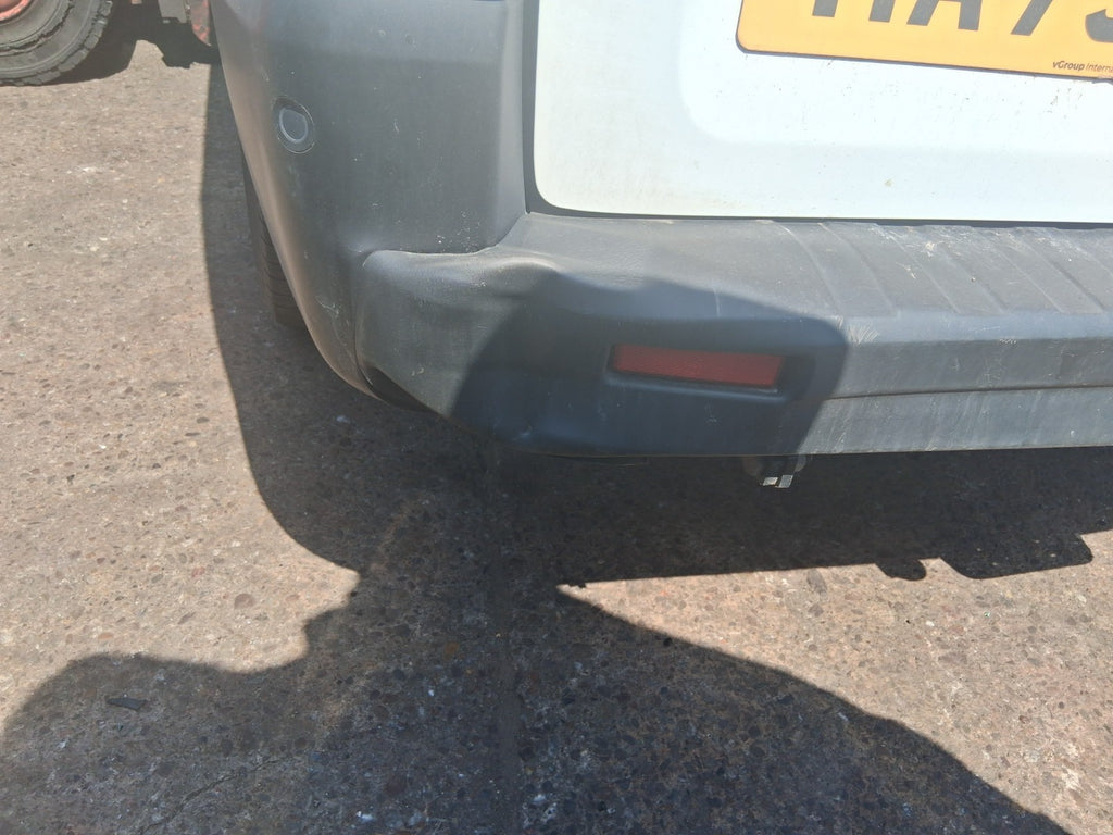 2025 RENAULT TRAFIC X82 MK3 REAR BUMPER BLACK WITHOUT BUMPER CORNERS