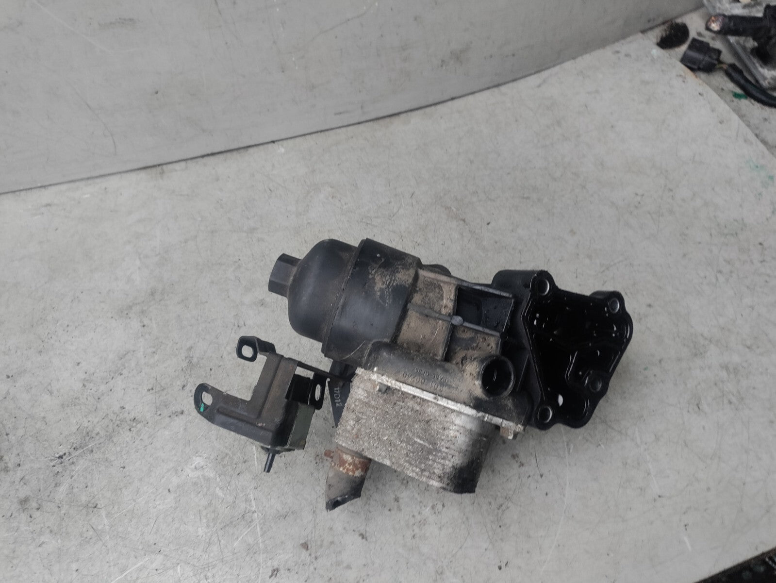 HYUNDAI IX20 2018 1.6 DIESEL OIL COOLER WITH FILTER HOUSING 264102A300