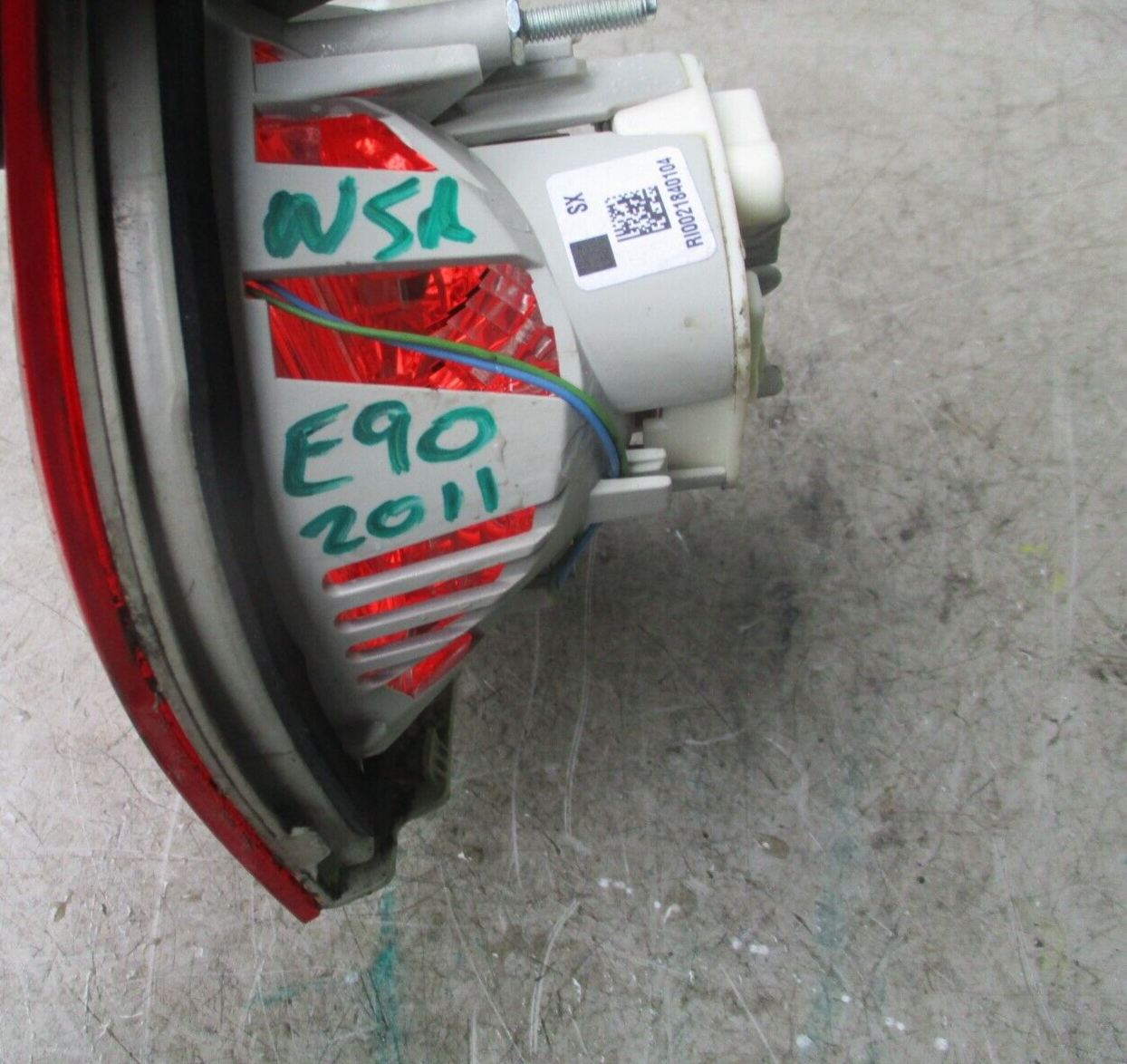 2011 BMW E90 NSR PASSENGER SIDE REAR TAIL LIGHT R10021840104