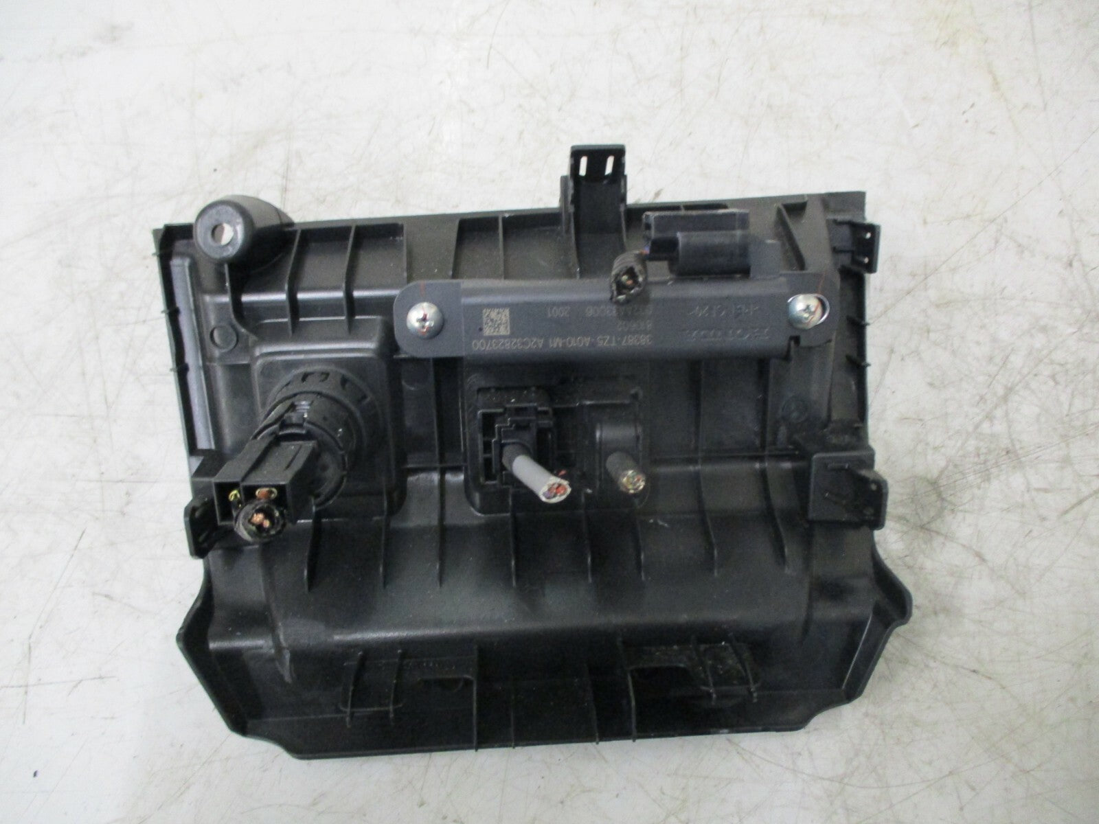 HONDA JAZZ MK4 2018 HDMI USB 12V SOCKET ANTENNA CONTROL MODULE 38387-TZ5-A010-M1