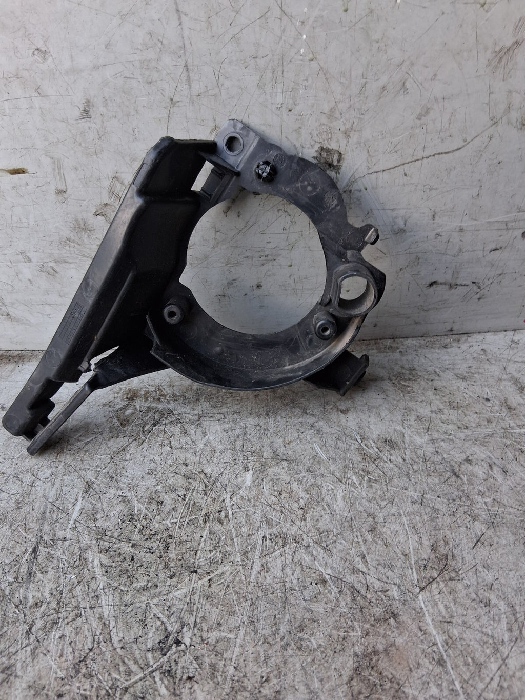 CITROEN C5 AIRCROSS NSF PASSENGER SIDE FRONT LEFT FOG LIGHT BRACKET 39229552