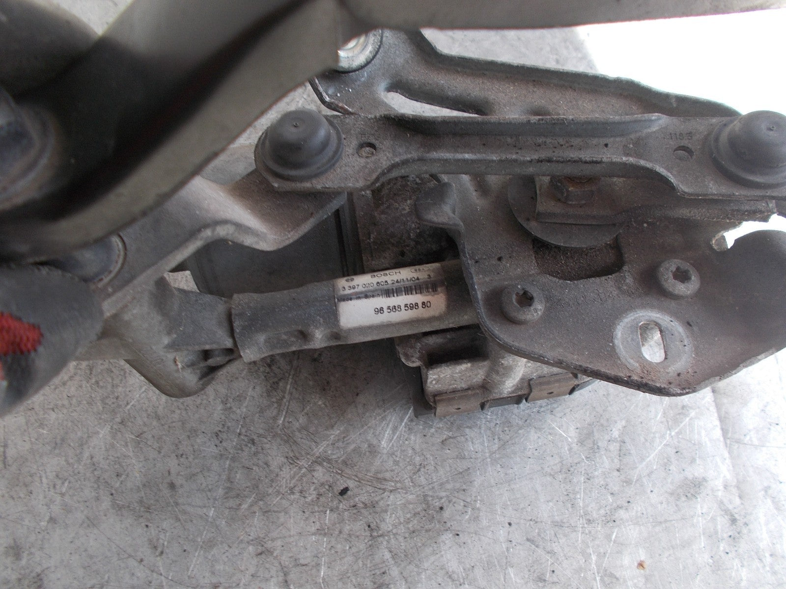 PEUGEOT 407 OS/ DRIVER SIDE FRONT WIPER MOTOR & LINKAGE 9656859880