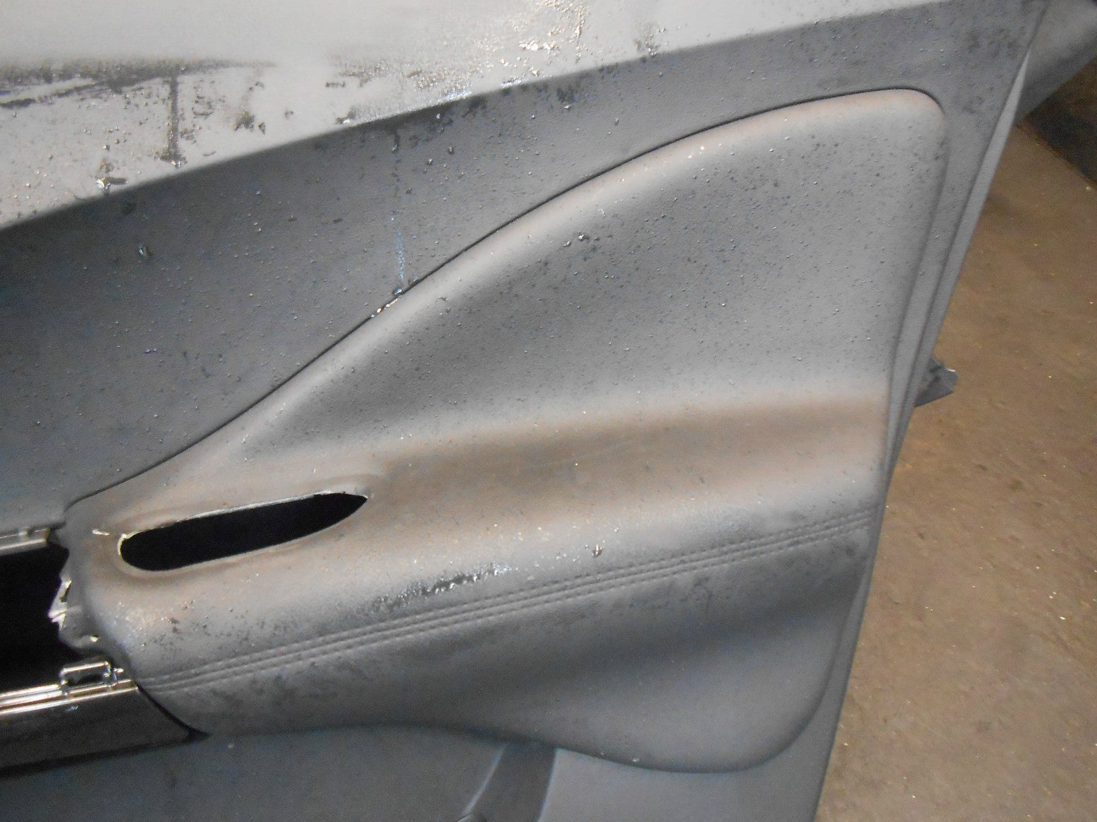 NISSAN JUKE 2016 OSF DRIVER SIDE FRONT DOOR CARD LEATHER ARMREST 809001KB0A