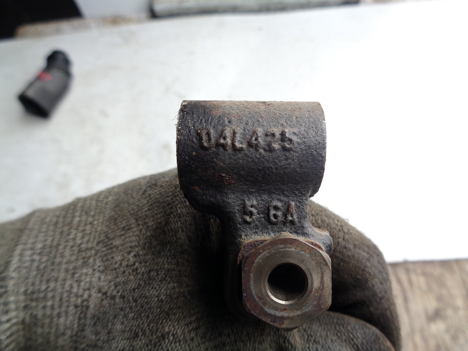 VW VOLKSWAGEN MK7 EXHAUST MANIFOLD RIGHT 04l425