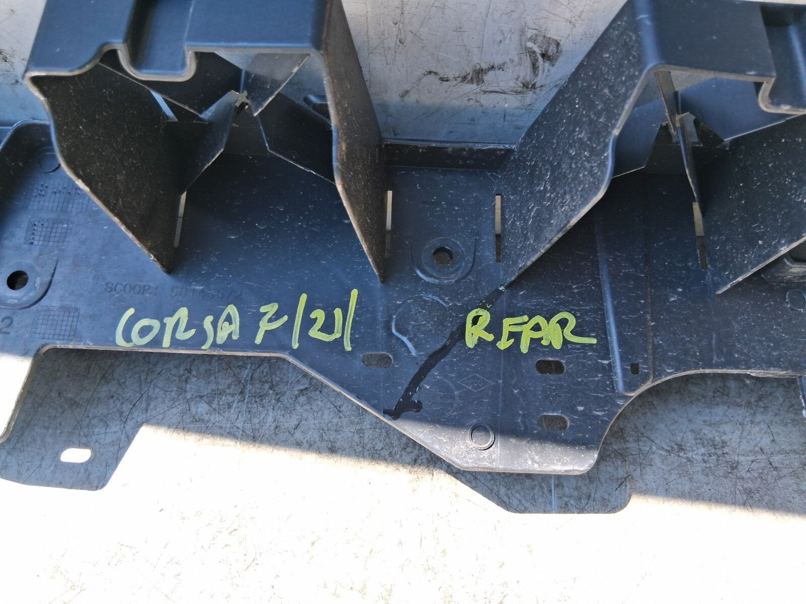 VAUXHALL CORSA F 2021 REAR BUMPER CENTRE MOUNTING BRACKET 39167902